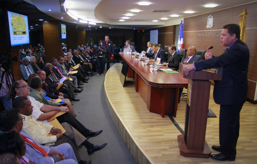 JCE celebra Audiencia Pública para entregar a delegados partidos políticos el Cronograma Electoral 2016